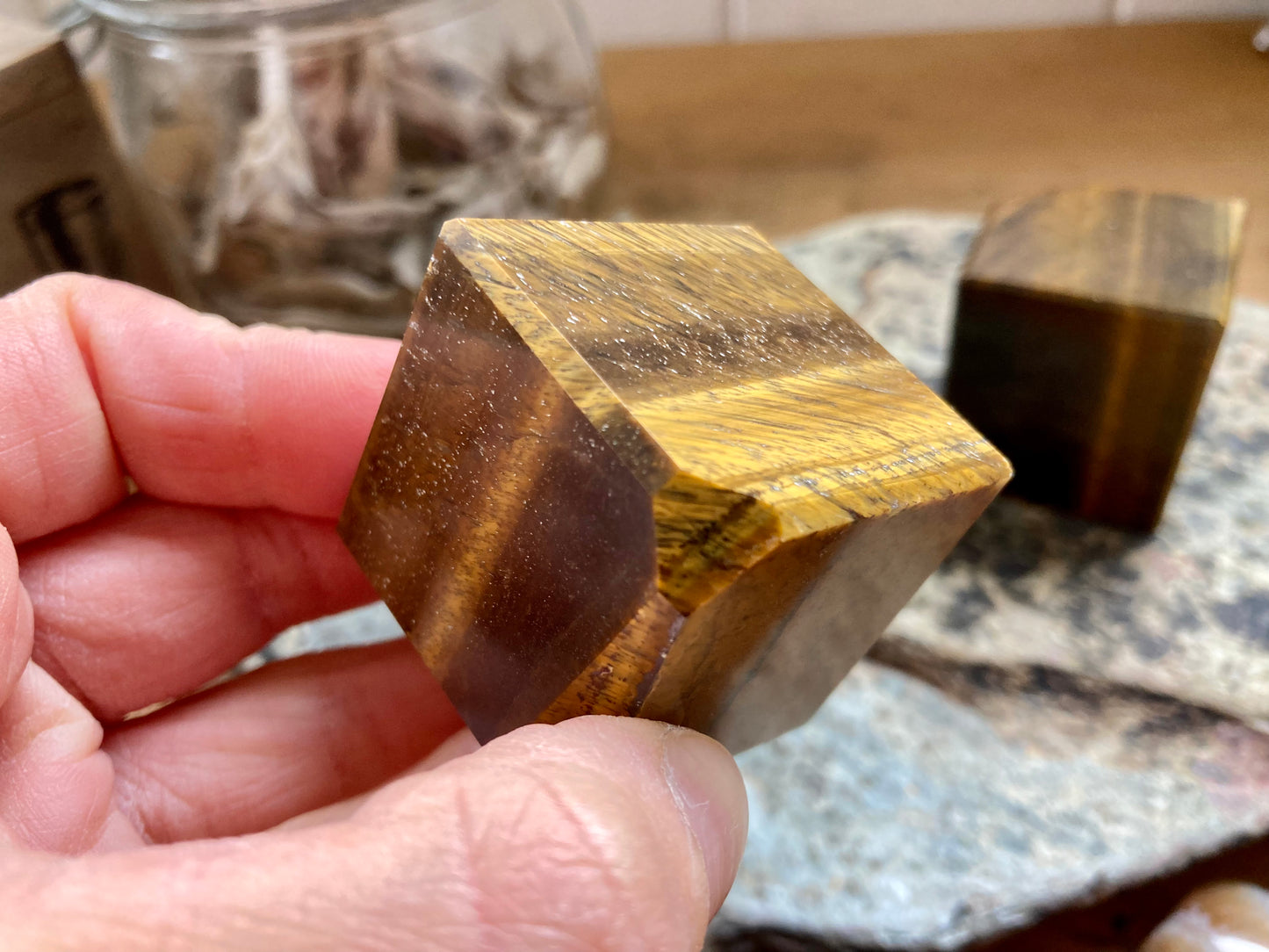 Tiger eye cubes